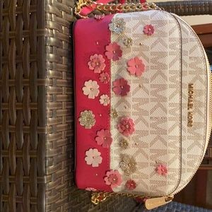 Michael kors pocketbook